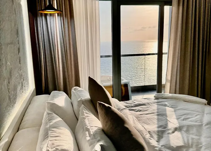 Damac Apartment شقة مع جاكوزي بإطلالة بحرية